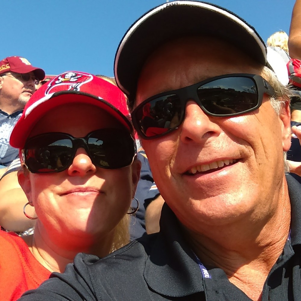 Meet your Poshers, Dave & Dani